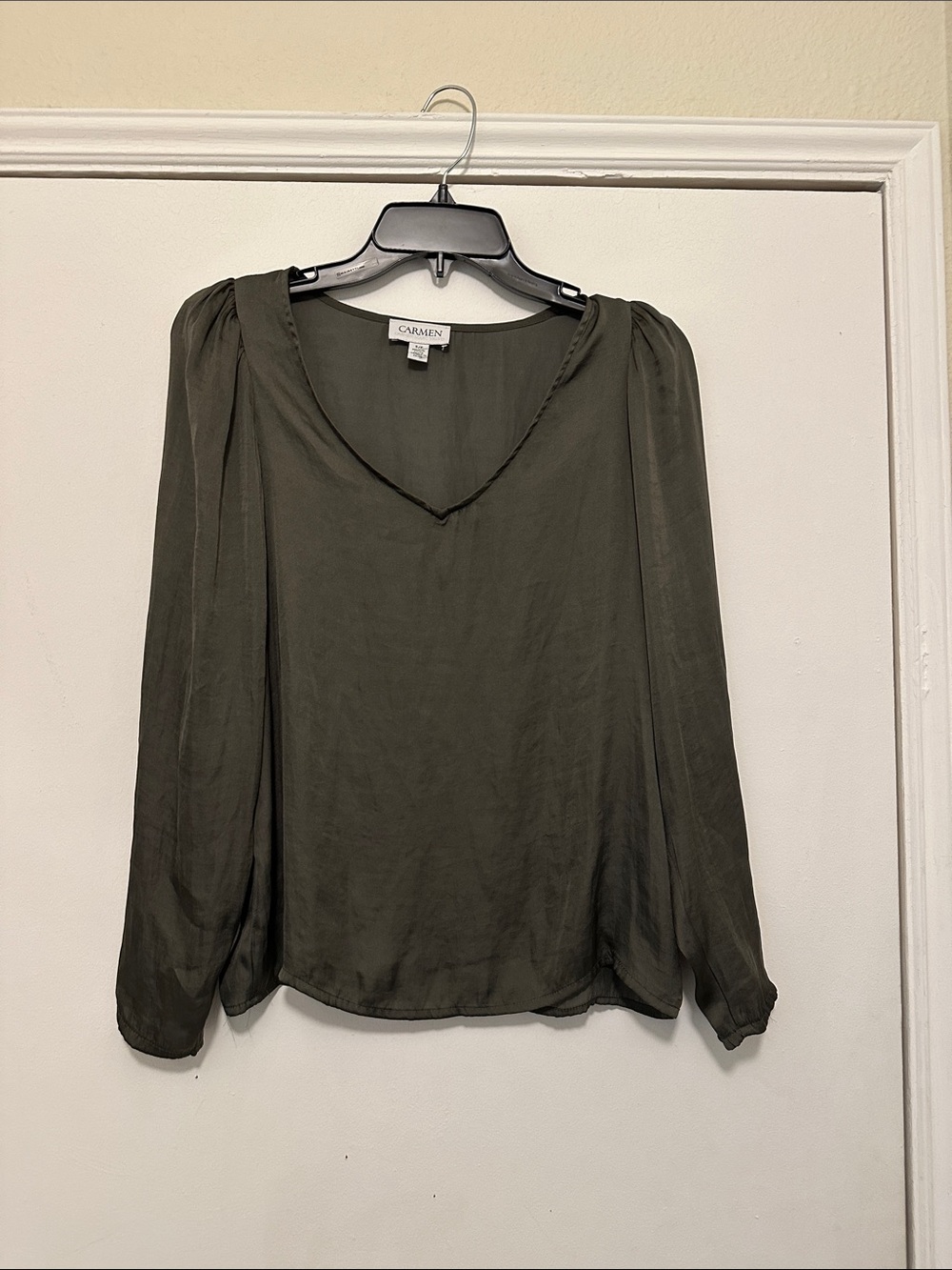 Carmen Marc Valvo Olive Satin-Effect Long Sleeve Scoop Neck Top